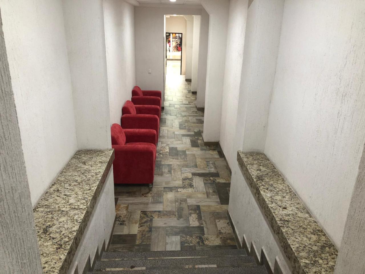 Hotel Del Carmen Леон Екстериор снимка